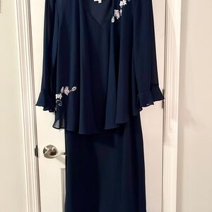 Studio I Black Satin Label Close-Up